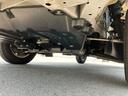 ＥＸＴ　２ＷＤ　６６０ｃｃ　５速マニュアル　ナビ　バックモニター　ＥＴＣ車載器　エアコン　パワーステアリング　パワーウィンドウ　大型乗降アシストグリップ　荷台作業灯　運転席エアバッグ　ワンオーナー車（18枚目）