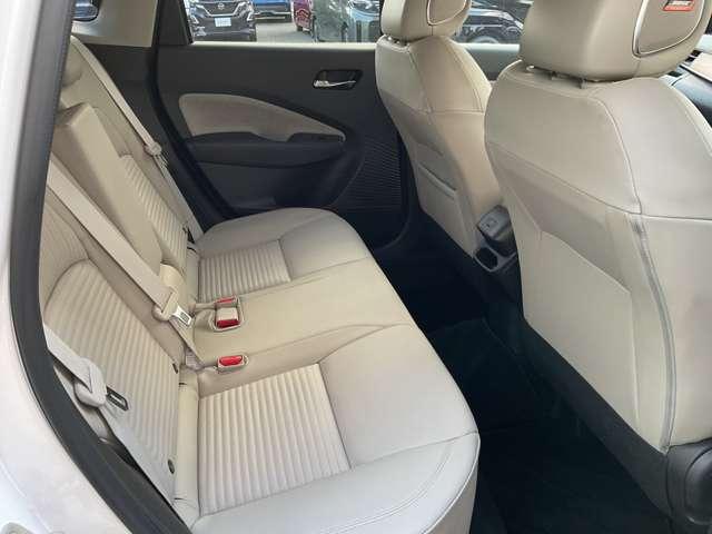 オーラ G FOUR レザーエディション プロパイロット メーカーナビ BOSEサウンド エマージェンシーブレーキ アラウンドビューモニター 障害物センサー スマートミラ- 車線逸脱警報 シートヒータ- ドラレコ インテリキー LEDライト(5枚目)