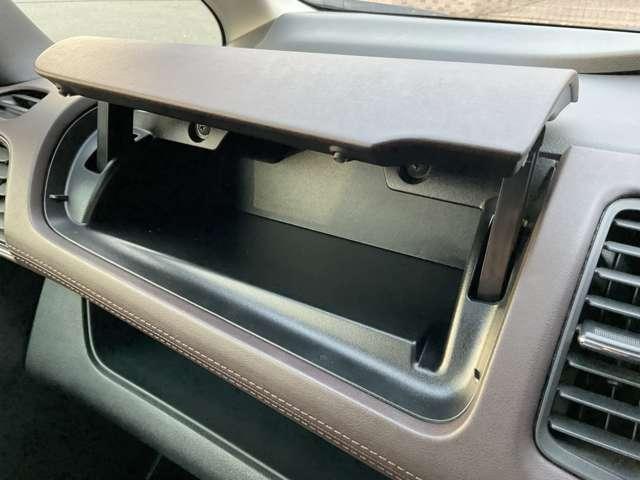 セレナ e-パワー ハイウェイスターG プロパイロット ワイドナビTV 後席モニター エマージェンシーブレーキ アラウンドビューモニター 障害物センサー スマートミラー シートヒーター ドラレコ ETC 両側電動スライドドア ワンオーナー(22枚目)