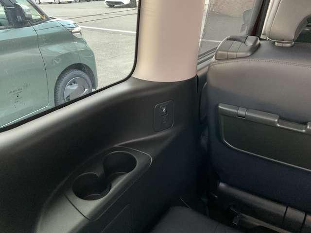 セレナ e-パワー ハイウェイスターG プロパイロット ワイドナビTV 後席モニター エマージェンシーブレーキ アラウンドビューモニター 障害物センサー スマートミラー シートヒーター ドラレコ ETC 両側電動スライドドア ワンオーナー(24枚目)