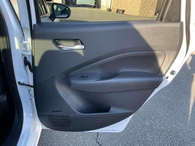 ノート X 衝突軽減 ナビTV バックカメラ LEDライト 障害物センサー 車線逸脱警報 オートマチックハイビーム ドライブレコーダー フルセグTV DVD再生 インテリジェントキー 社外アルミ ワンオーナー(18枚目)