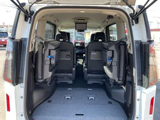 �R��ڃV�[�g�𒵂ˏグ��΁A��Ȃ��ׂĂ�����ȉ׎��ɑ��ς��B���]�Ԃ��ς߂܂��B