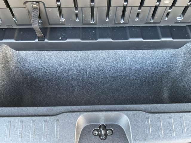 ���Q�b�W�A���_�[�{�b�N�X