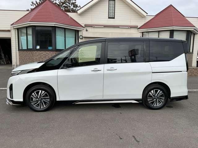 セレナ １．４　ｅ－４ＯＲＣＥ　ハイウェイスターＶ　４ＷＤ　当社試乗車ＵＰ　プロパイロット　メーカーナビ　後席モニター　エマージェンシーブレーキ　アラウンドビューモニター　ＥＴＣ　ドラレコ　両側電動スライドドア　シートヒーター　スマートミラー　障害物センサー（2枚目）