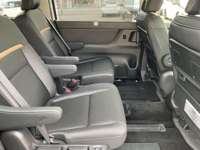 セレナ １．４　ｅ－４ＯＲＣＥ　ハイウェイスターＶ　４ＷＤ　当社試乗車ＵＰ　プロパイロット　メーカーナビ　後席モニター　エマージェンシーブレーキ　アラウンドビューモニター　ＥＴＣ　ドラレコ　両側電動スライドドア　シートヒーター　スマートミラー　障害物センサー（5枚目）