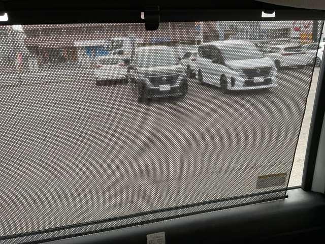 セレナ １．４　ｅ－４ＯＲＣＥ　ハイウェイスターＶ　４ＷＤ　当社試乗車ＵＰ　プロパイロット　メーカーナビ　後席モニター　エマージェンシーブレーキ　アラウンドビューモニター　ＥＴＣ　ドラレコ　両側電動スライドドア　シートヒーター　スマートミラー　障害物センサー（6枚目）