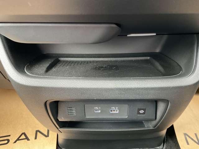 セレナ １．４　ｅ－４ＯＲＣＥ　ハイウェイスターＶ　４ＷＤ　当社試乗車ＵＰ　プロパイロット　メーカーナビ　後席モニター　エマージェンシーブレーキ　アラウンドビューモニター　ＥＴＣ　ドラレコ　両側電動スライドドア　シートヒーター　スマートミラー　障害物センサー（22枚目）