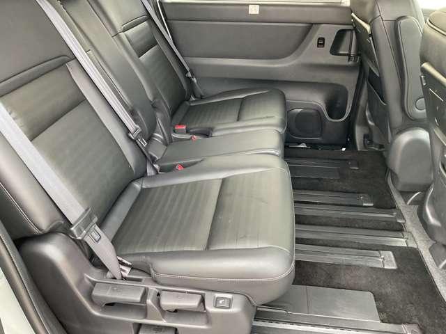 セレナ １．４　ｅ－ＰＯＷＥＲ　ハイウェイスターＶ　９０周年記念車　当社試乗車ＵＰ　プロパイロット　メーカーナビ　後席モニター　エマージェンシーブレーキ　アラウンドビューモニター　ＥＴＣ　ドラレコ　両側電動スライドドア　シートヒーター　スマートミラー　障害物センサー（5枚目）