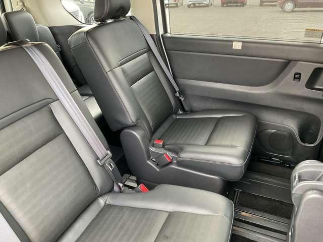 セレナ １．４　ｅ－ＰＯＷＥＲ　ハイウェイスターＶ　９０周年記念車　当社試乗車ＵＰ　プロパイロット　メーカーナビ　後席モニター　エマージェンシーブレーキ　アラウンドビューモニター　ＥＴＣ　ドラレコ　両側電動スライドドア　シートヒーター　スマートミラー　障害物センサー（6枚目）