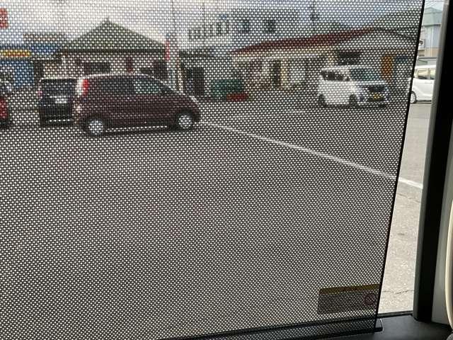 セレナ １．４　ｅ－ＰＯＷＥＲ　ハイウェイスターＶ　９０周年記念車　当社試乗車ＵＰ　プロパイロット　メーカーナビ　後席モニター　エマージェンシーブレーキ　アラウンドビューモニター　ＥＴＣ　ドラレコ　両側電動スライドドア　シートヒーター　スマートミラー　障害物センサー（7枚目）