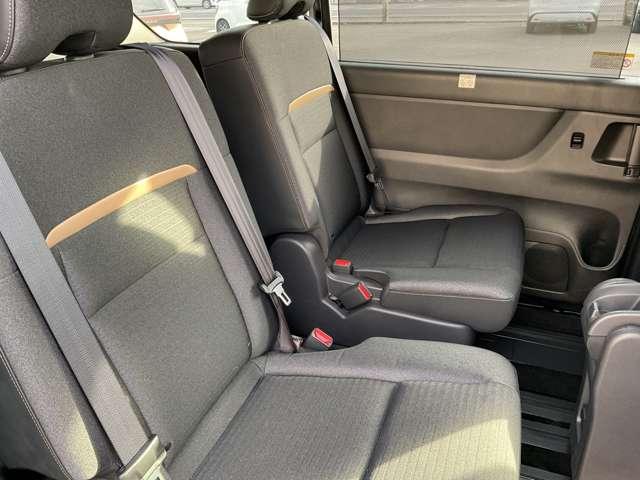 セレナ １．４　ｅ－ＰＯＷＥＲ　ハイウェイスターＶ　当社試乗車ＵＰ　プロパイロット　メーカーナビ　後席モニター　エマージェンシーブレーキ　アラウンドビューモニター　ＥＴＣ　ドラレコ　両側電動スライドドア　シートヒーター　スマートミラー　障害物センサー（6枚目）