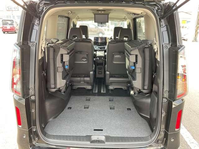 セレナ １．４　ｅ－ＰＯＷＥＲ　ハイウェイスターＶ　当社試乗車ＵＰ　プロパイロット　メーカーナビ　後席モニター　エマージェンシーブレーキ　アラウンドビューモニター　ＥＴＣ　ドラレコ　両側電動スライドドア　シートヒーター　スマートミラー　障害物センサー（10枚目）