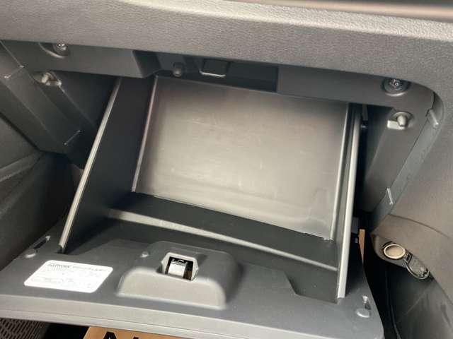 セレナ １．４　ｅ－ＰＯＷＥＲ　ハイウェイスターＶ　当社試乗車ＵＰ　プロパイロット　メーカーナビ　後席モニター　エマージェンシーブレーキ　アラウンドビューモニター　ＥＴＣ　ドラレコ　両側電動スライドドア　シートヒーター　スマートミラー　障害物センサー（23枚目）