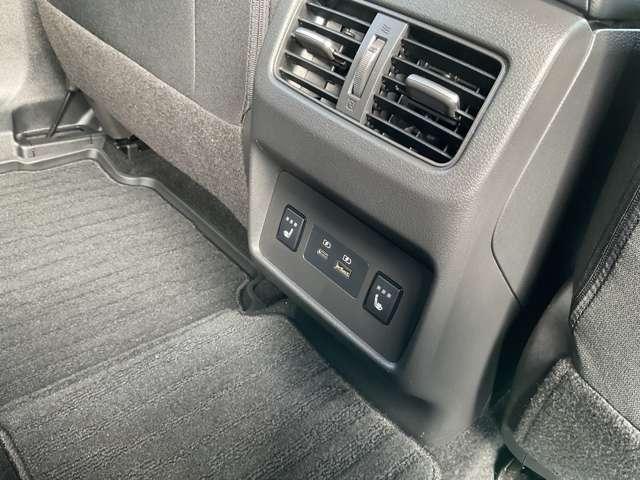 エクストレイル １．５　Ｘ　ｅ－４ＯＲＣＥ　４ＷＤ　プロパイロット　メーカーナビ　３６０°モニタ－　障害物センサー　車線逸脱警報　スマートルームミラー　シートヒーター　ＥＴＣ　フルセグＴＶ　インテリキー　電動シート　ＬＥＤライト　ワンオーナー　アルミ（6枚目）