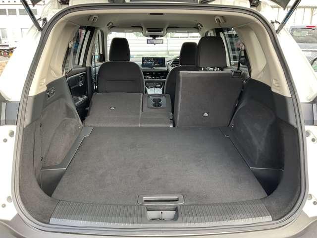 エクストレイル １．５　Ｘ　ｅ－４ＯＲＣＥ　４ＷＤ　プロパイロット　メーカーナビ　３６０°モニタ－　障害物センサー　車線逸脱警報　スマートルームミラー　シートヒーター　ＥＴＣ　フルセグＴＶ　インテリキー　電動シート　ＬＥＤライト　ワンオーナー　アルミ（9枚目）