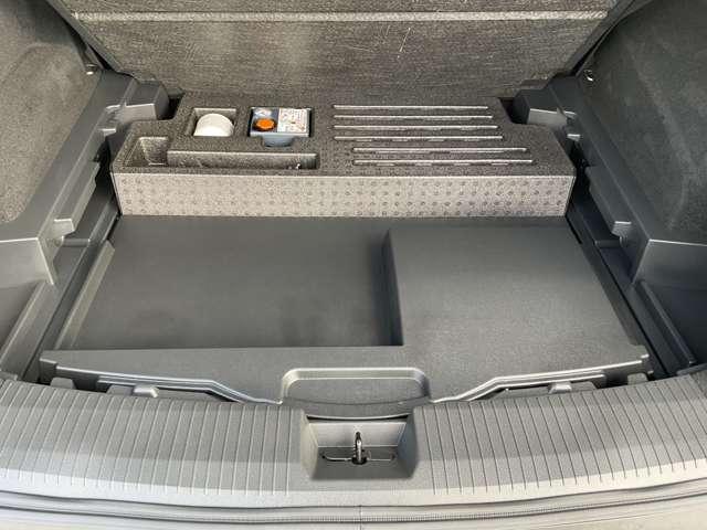 エクストレイル １．５　Ｘ　ｅ－４ＯＲＣＥ　４ＷＤ　プロパイロット　メーカーナビ　３６０°モニタ－　障害物センサー　車線逸脱警報　スマートルームミラー　シートヒーター　ＥＴＣ　フルセグＴＶ　インテリキー　電動シート　ＬＥＤライト　ワンオーナー　アルミ（22枚目）