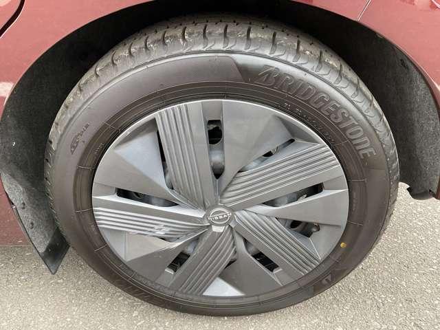 ノート １．２　Ｘ　エアリーグレー　エディション　プロパイロット　メーカーナビ　３６０°モニタ－　障害物センサー　車線逸脱警報　オートマチックハイビーム　シートヒーター　フルセグＴＶ　ＥＴＣ　インテリキー　ＬＥＤライト　オートエアコン　スマートミラー（18枚目）