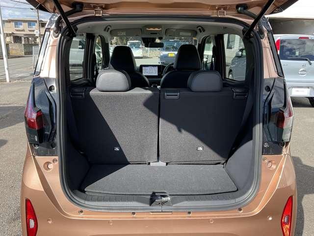 サクラ Ｘ　９０周年記念車　充電ケーブル有　試乗車ＵＰ　プロパイロット　メーカーナビＴＶ　エマージェンシーブレーキ　アラウンドビューモニター　障害物センサー　車線逸脱警報　シートヒーター　ドラレコ　ＥＴＣ　ＬＥＤライト　アルミ　インテリキー（6枚目）