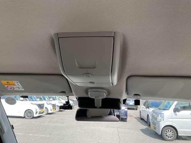 NV100クリッパーリオ 660 G ハイルーフ 4WD 衝突軽減 ナビ ワンオーナー ETC ドラレコ 障害物センサー 車線逸脱警報 オートマチックハイビーム シートヒーター フルセグTV DVD再生 インテリキ- 両側電動スライド キセノンライト アルミ(18枚目)