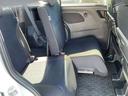 後席は３２ｃｍも前後にスライドします。