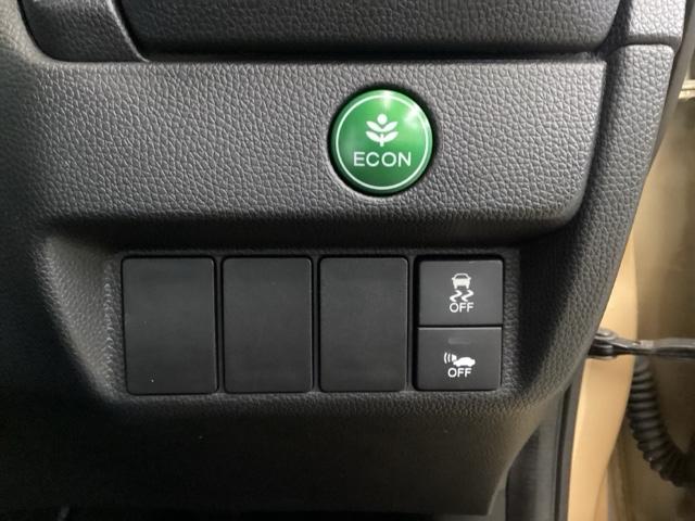 フィットハイブリッド Ｌパッケージ　光触媒抗菌消臭施工済　ナビ　ＥＴＣ　ＥＣＯモード　運転席エアバッグ　両席エアバック　スマートキー　ＬＥＤライト　１セグＴＶ　キーフリ　オートクルーズ付　ＤＶＤ　セキュリティ　横滑防止装置　ＡＢＳ（11枚目）
