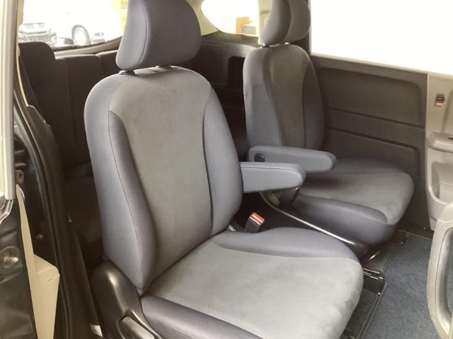 フリード Ｇジャストセレクション　光触媒抗菌消臭施工済　ナビ　ＥＴＣ　３列シ－ト　運転席助手席エアバック　両側スライド片側電動　ＤＶＤ再生　パワーウィンド　ＡＵＴＯエアコン　パワーステアリング　エアバック　ウォークスルー（13枚目）