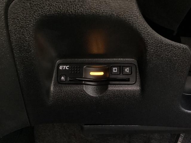 フィットハイブリッド スマートセレクション　光触媒抗菌消臭施工済　ナビ　ＥＴＣ　Ｓキー　ＶＳＡ　イモビライザー　ＵＳＢ接続　バックカメラ　オートエアコン　Ｗエアバッグ　運転席エアバッグ　ＰＷ　キーレス　ＰＳ　ＡＢＳ　クルーズコントロール付（14枚目）