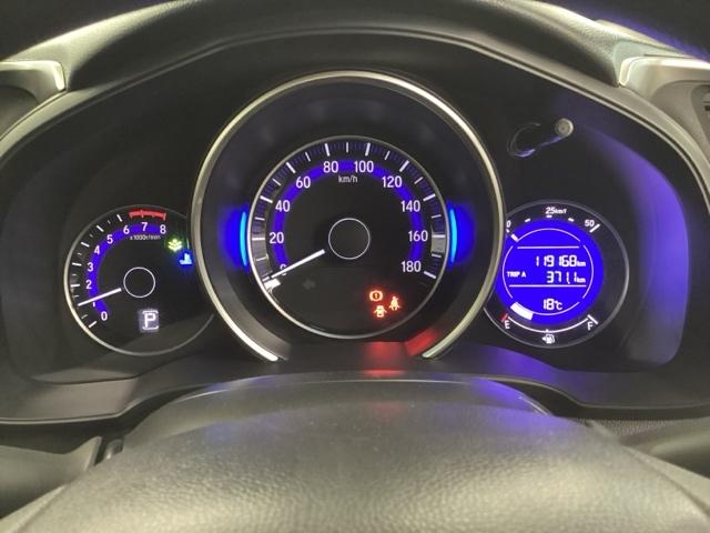 フィット １３Ｇ・Ｆパッケージ　光触媒抗菌消臭施工済　ナビ　ＥＴＣ　オ－トエアコン　ＬＥＤランプ　ＷエアＢ　インテリキー付き　リヤカメラ　横滑り防止機能　イモビライザー　運転席エアバッグ　ＤＶＤ再生　ワンセグテレビ　ＡＢＳ付き（9枚目）