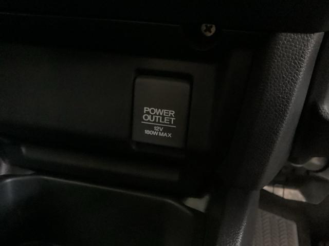 フィット １３Ｇ・Ｓパッケージ　光触媒抗菌消臭施工済　ナビ　ＭＴモード　ＥＴＣ　フルセグＴＶ　ＬＥＤヘッドランプ　プッシュスタートスマートキー　盗難防止システム　４ＷＤ　アイドリングストップ（13枚目）