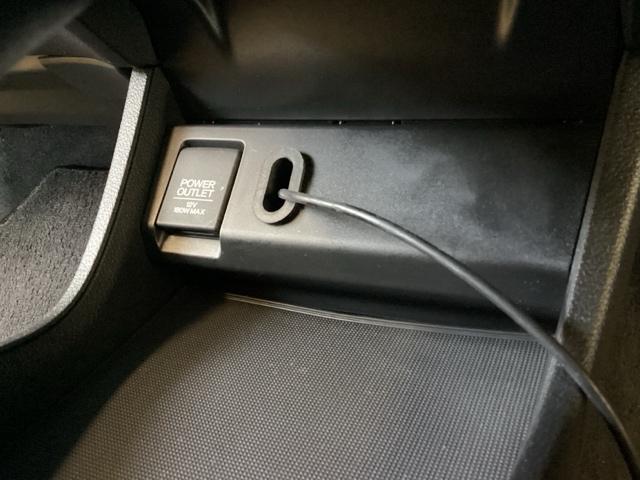 ヴェゼル ハイブリッドＸ　光触媒抗菌消臭施工済　ナビ　シートヒーター　ＭＴモード　ＥＴＣ　Ｂモニター　ＡＡＣ　ＥＳＣ　スマートキー＆プッシュスタート　カーテンエアバッグ　盗難防止システム　地デジ　キーレス　Ａストップ　４ＷＤ（17枚目）