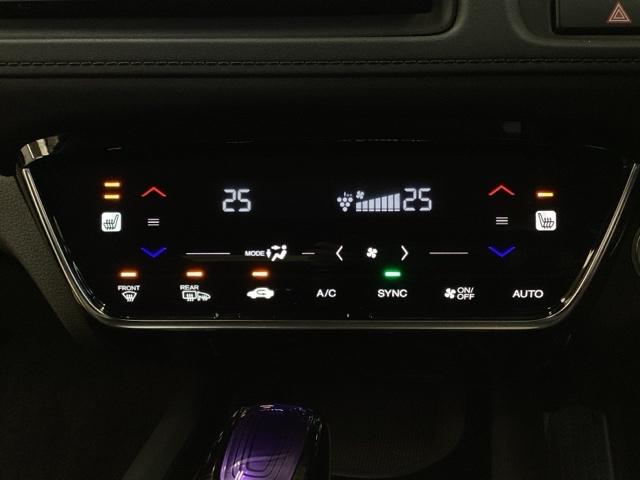ヴェゼル ハイブリッドＺ・ホンダセンシング　ナビ　シートヒーター　ＭＴモード　ＥＴＣ　横滑り防止機能　Ｒカメラ　ＬＥＤランプ　シ－トヒ－タ－　ＵＳＢ接続　スマ－トキ－　ＡＣ　サイドエアバック　クルコン　４ＷＤ車　ＡＢＳ　盗難防止装置　ＤＶＤ（9枚目）