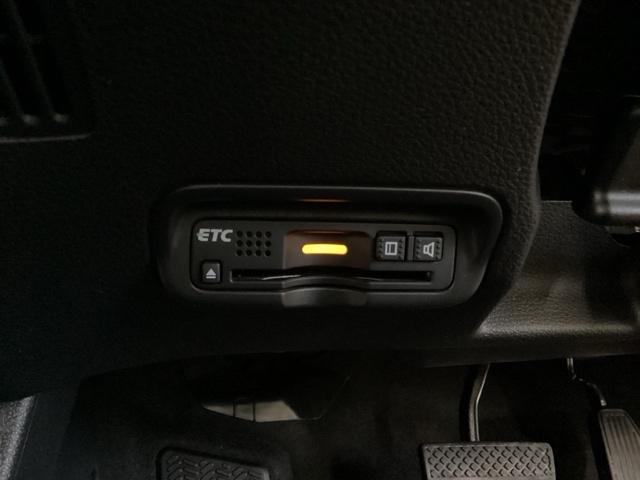 ヴェゼル ハイブリッドＺ・ホンダセンシング　ナビ　シートヒーター　ＭＴモード　ＥＴＣ　横滑り防止機能　Ｒカメラ　ＬＥＤランプ　シ－トヒ－タ－　ＵＳＢ接続　スマ－トキ－　ＡＣ　サイドエアバック　クルコン　４ＷＤ車　ＡＢＳ　盗難防止装置　ＤＶＤ（15枚目）