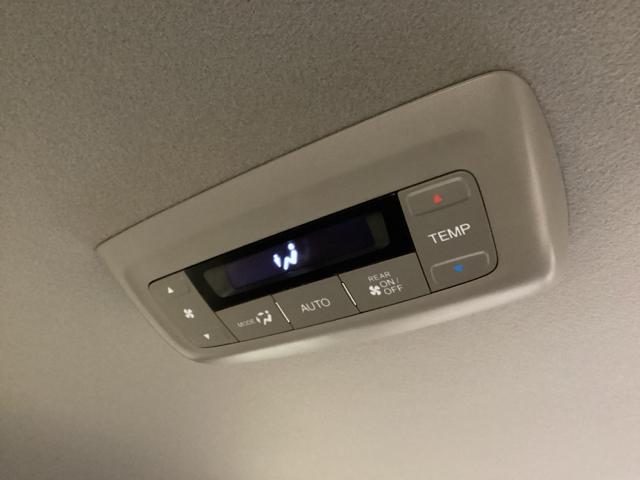 ステップワゴン G・EXホンダセンシング いまコレ+新品・フロアカーペットマット付 光触媒抗菌消臭施工済 USB リアオートエアコン オートクルーズコントロール ETC スマートキー ターボ 3列シート 4WD フルセグ ドラレコ リアカメラ(12枚目)