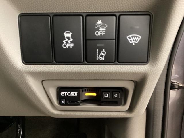 ステップワゴン G・EXホンダセンシング いまコレ+新品・フロアカーペットマット付 光触媒抗菌消臭施工済 USB リアオートエアコン オートクルーズコントロール ETC スマートキー ターボ 3列シート 4WD フルセグ ドラレコ リアカメラ(18枚目)