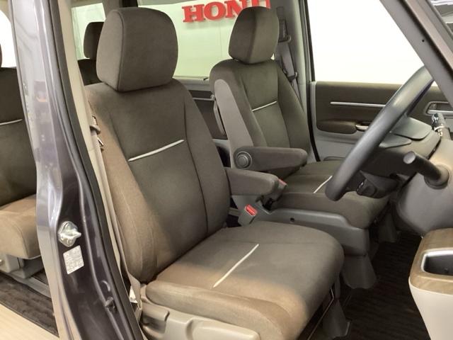 ステップワゴン G・EXホンダセンシング いまコレ+新品・フロアカーペットマット付 光触媒抗菌消臭施工済 USB リアオートエアコン オートクルーズコントロール ETC スマートキー ターボ 3列シート 4WD フルセグ ドラレコ リアカメラ(22枚目)