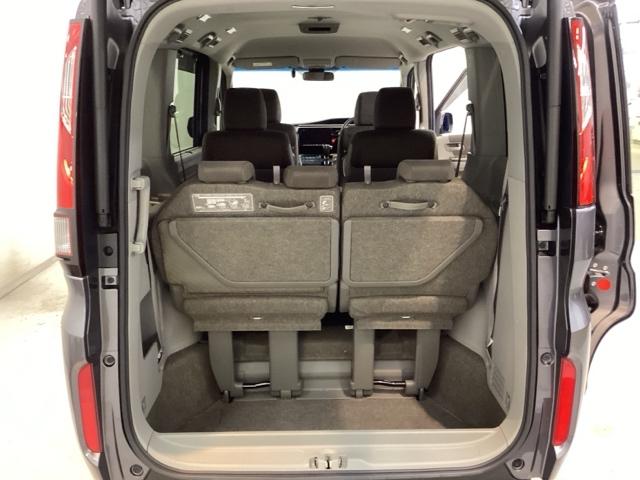 ステップワゴン G・EXホンダセンシング いまコレ+新品・フロアカーペットマット付 光触媒抗菌消臭施工済 USB リアオートエアコン オートクルーズコントロール ETC スマートキー ターボ 3列シート 4WD フルセグ ドラレコ リアカメラ(27枚目)