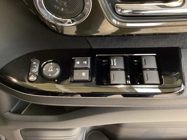 Ｎ－ＢＯＸカスタム Ｇ・Ｌホンダセンシング　いまコレ＋新品・フロアカーペットマット付　光触媒抗菌消臭施工済　エアコン　衝突被害軽減装置　シ－トヒ－タ－　ＶＳＡ　パワーウィンドウ　エアバック　ベンチシート　４ＷＤ車　キーフリー　サイドエアバック（21枚目）