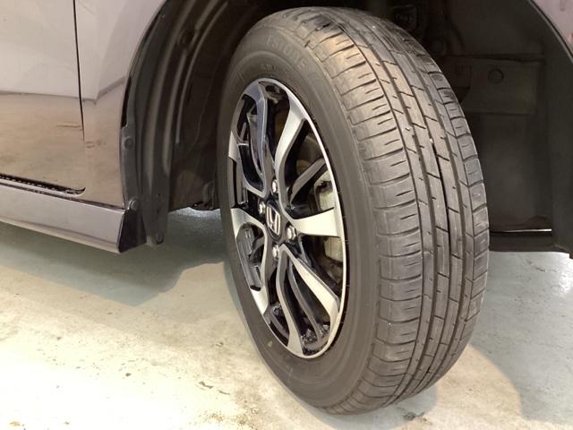 Ｎ－ＢＯＸカスタム Ｇ・Ｌホンダセンシング　いまコレ＋新品・フロアカーペットマット付　光触媒抗菌消臭施工済　エアコン　衝突被害軽減装置　シ－トヒ－タ－　ＶＳＡ　パワーウィンドウ　エアバック　ベンチシート　４ＷＤ車　キーフリー　サイドエアバック（26枚目）