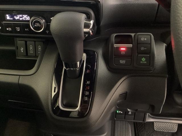 Ｎ－ＢＯＸカスタム Ｌ　ドライブレコーダー装備車　光触媒抗菌消臭施工済　障害物センサー　ナビ　シートヒーター　Ｐソナー　サイドエアバッグ　Ａストップ　ベンチシート　キーフリーシステム　ＬＥＤライト　リアカメ　ＡＣ　スマキー（8枚目）