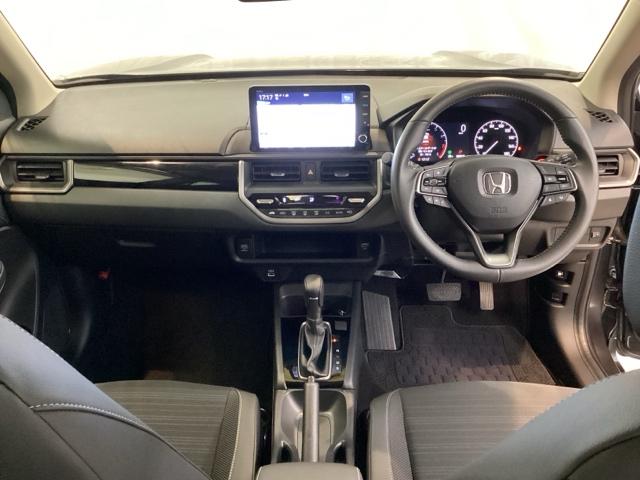 WR-V Z+ 中古スタッドレスタイヤ、純正メモリーナビ、ドライブレコーダー前後装着+ETC付 当社デモカー クリソナ 追突軽減ブレーキ フルセグテレビ サイドエアバッグ USB 盗難防止システム 運転席エアバッグ(7枚目)