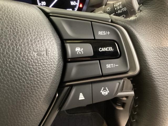 WR-V Z+ 中古スタッドレスタイヤ、純正メモリーナビ、ドライブレコーダー前後装着+ETC付 当社デモカー クリソナ 追突軽減ブレーキ フルセグテレビ サイドエアバッグ USB 盗難防止システム 運転席エアバッグ(16枚目)