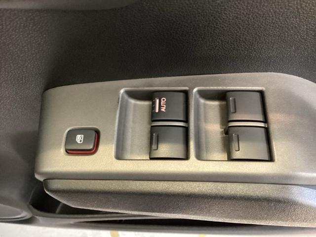 フィット 13G・スマートセレクションファインスタイル 光触媒抗菌消臭施工済 エンジンスターター ナビ ETC 盗難防止装置 DVD キーレス 地デジ オートエアコン バックカメラ パワーウィンドウ ABS 4WD パワーステアリング スマートキー(17枚目)