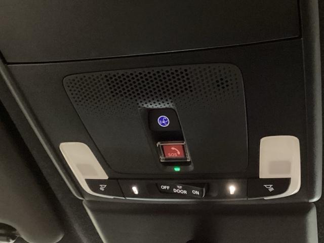 ステップワゴン スパーダ　中古スタッドレスタイヤ、純正メモリーナビ、ドライブレコーダー前後装着＋ＥＴＣ付　当社デモカー　ウォークスルー　クルーズコントロール　パワーゲート　シートヒータ　キーレスエントリー　バックモニター（8枚目）