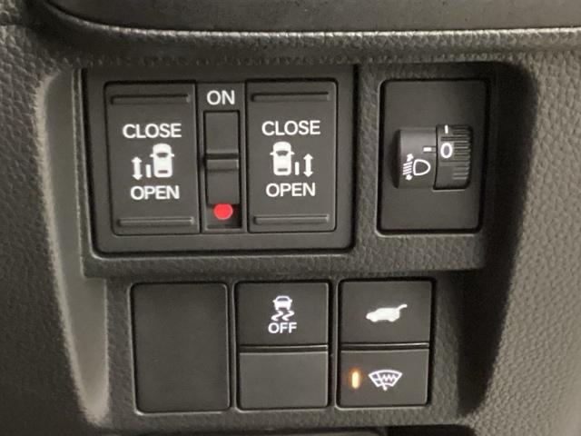 ステップワゴン スパーダ　中古スタッドレスタイヤ、純正メモリーナビ、ドライブレコーダー前後装着＋ＥＴＣ付　当社デモカー　ウォークスルー　クルーズコントロール　パワーゲート　シートヒータ　キーレスエントリー　バックモニター（19枚目）