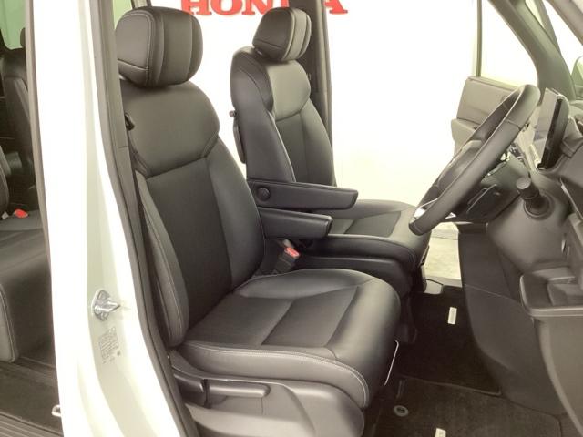 ステップワゴン スパーダ　中古スタッドレスタイヤ、純正メモリーナビ、ドライブレコーダー前後装着＋ＥＴＣ付　当社デモカー　ウォークスルー　クルーズコントロール　パワーゲート　シートヒータ　キーレスエントリー　バックモニター（24枚目）