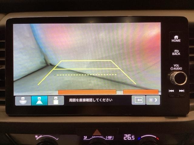 フィット ｅ：ＨＥＶホームブラックスタイル　中古スタッドレスタイヤ、純正メモリーナビ、ドライブレコーダー前後装着＋ＥＴＣ付　当社デモカー　Ｂカメラ　ドラレコ　アイドリングストップ　オートクルーズコントロール　ＬＥＤヘッドランプ　４ＷＤ　フルセグ（10枚目）