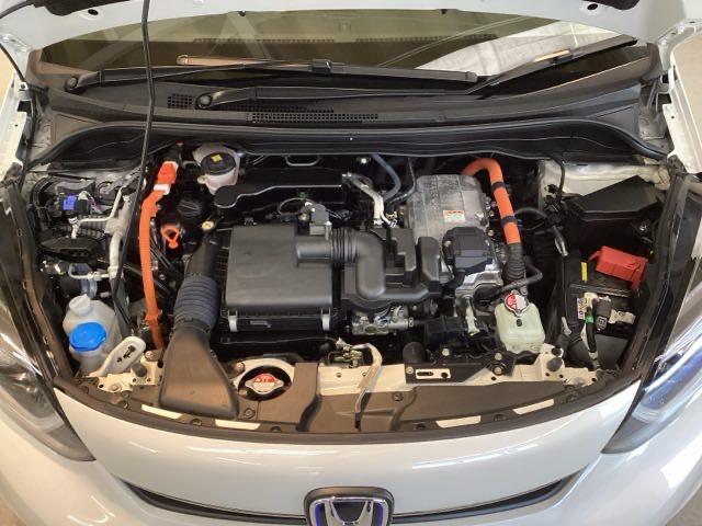 フィット ｅ：ＨＥＶホームブラックスタイル　中古スタッドレスタイヤ、純正メモリーナビ、ドライブレコーダー前後装着＋ＥＴＣ付　当社デモカー　Ｂカメラ　ドラレコ　アイドリングストップ　オートクルーズコントロール　ＬＥＤヘッドランプ　４ＷＤ　フルセグ（26枚目）