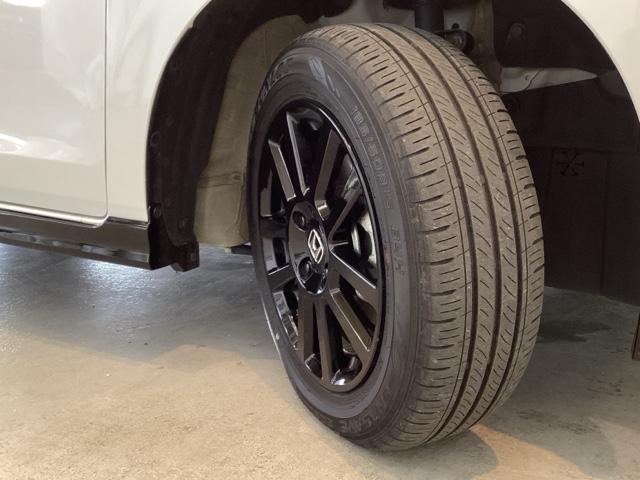 フィット ｅ：ＨＥＶホームブラックスタイル　中古スタッドレスタイヤ、純正メモリーナビ、ドライブレコーダー前後装着＋ＥＴＣ付　当社デモカー　Ｂカメラ　ドラレコ　アイドリングストップ　オートクルーズコントロール　ＬＥＤヘッドランプ　４ＷＤ　フルセグ（27枚目）