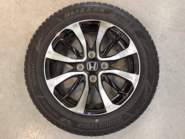 Ｎ－ＢＯＸカスタム ベースグレード　中古スタッドレスタイヤ、純正メモリーナビ、ドライブレコーダー前後装着＋ＥＴＣ付　当社デモカー　前後誤発進抑制　パーキングセンサー　シートＨ　Ｉストップ　オートエアコン　ＬＥＤヘッド　ドラレコ　４ＷＤ（3枚目）