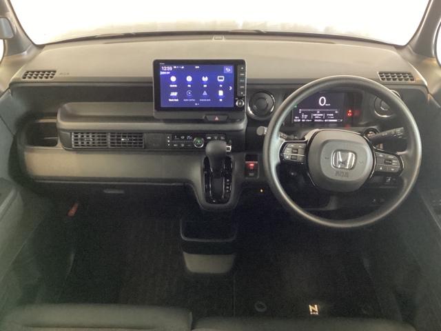 Ｎ－ＢＯＸカスタム ベースグレード　中古スタッドレスタイヤ、純正メモリーナビ、ドライブレコーダー前後装着＋ＥＴＣ付　当社デモカー　前後誤発進抑制　パーキングセンサー　シートＨ　Ｉストップ　オートエアコン　ＬＥＤヘッド　ドラレコ　４ＷＤ（7枚目）